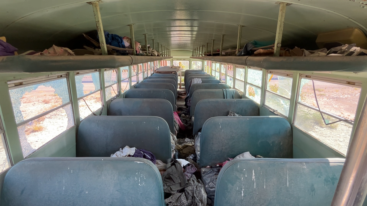 Autobús abandonado en la frontera