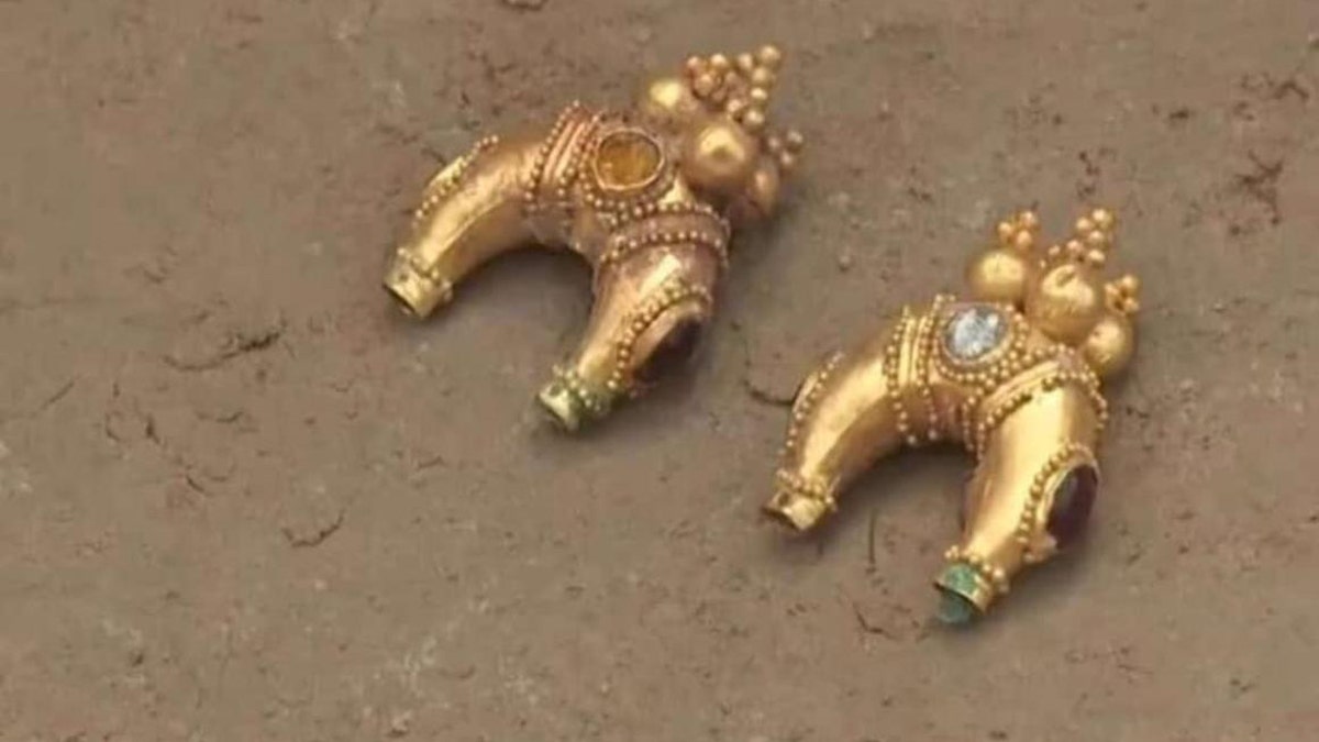 Ancient gold earrings found in Kazakhstan