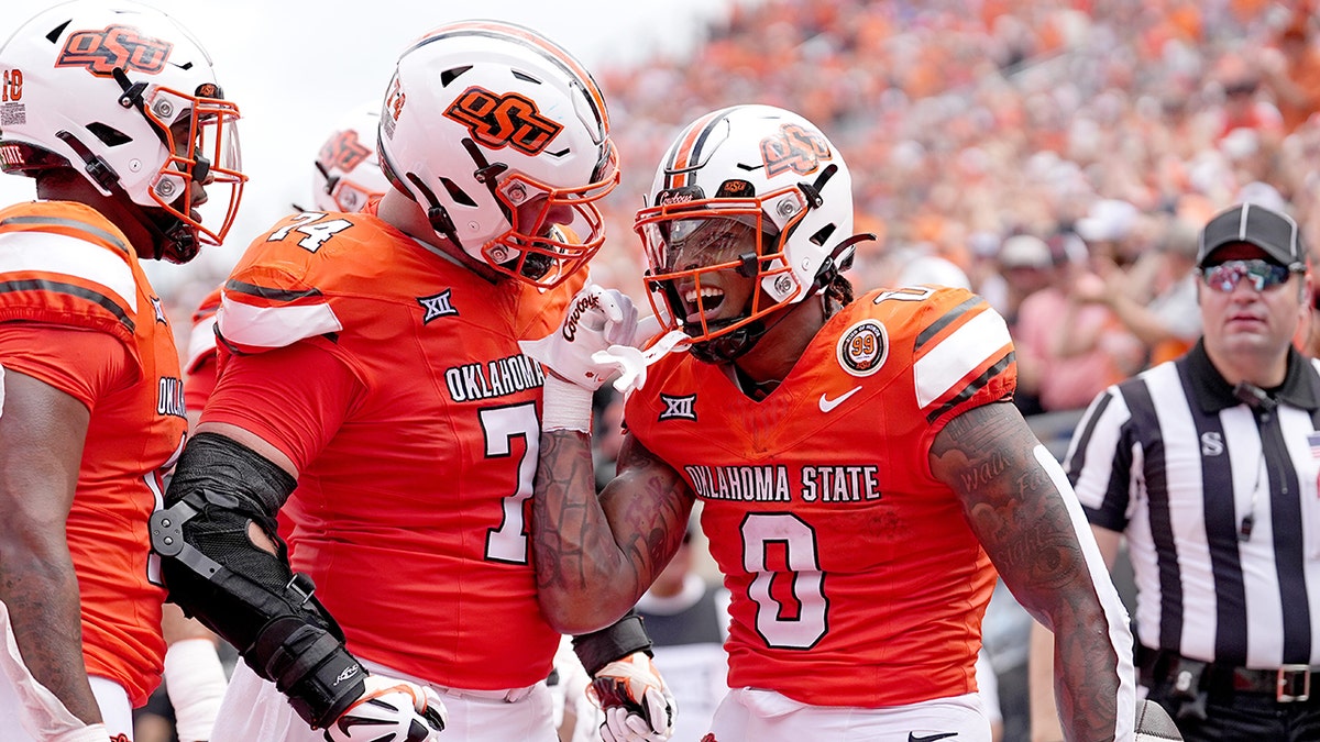 Oklahoma State celebrates touchdown