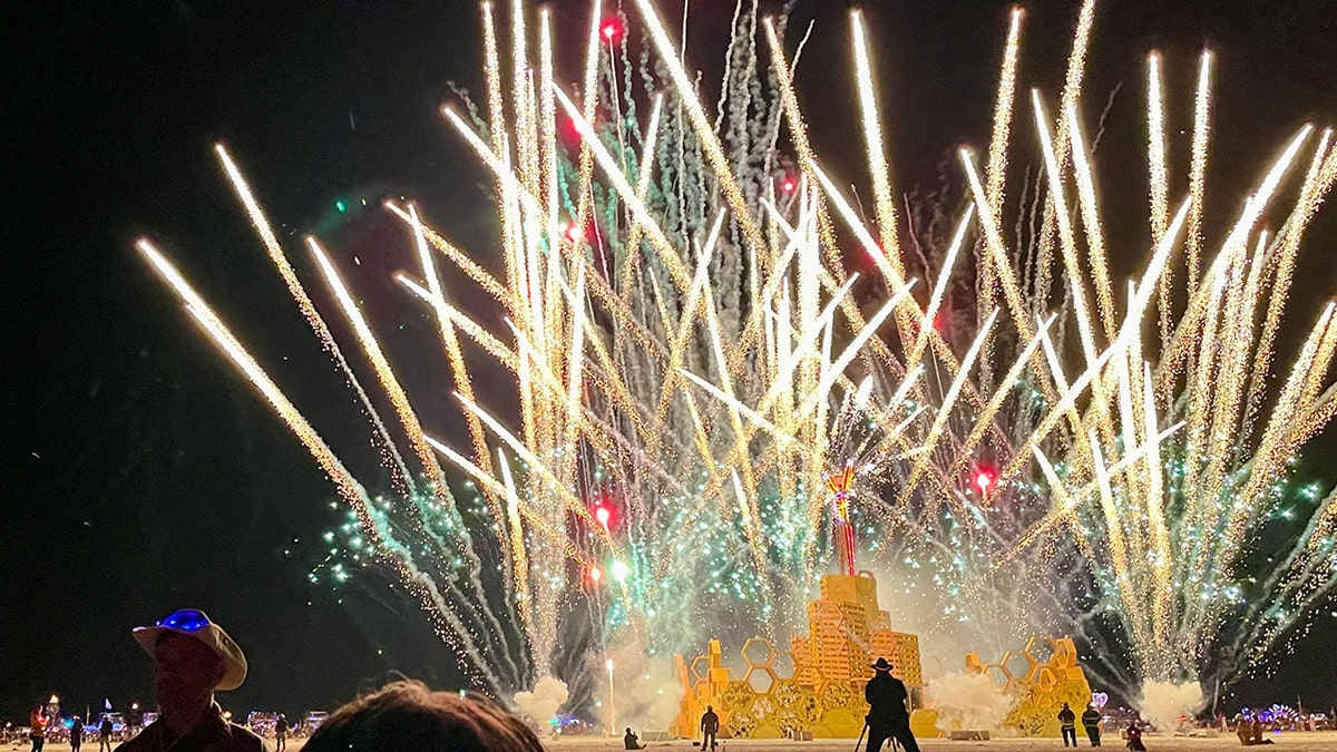 Fuegos artificiales en el Hombre en Llamas