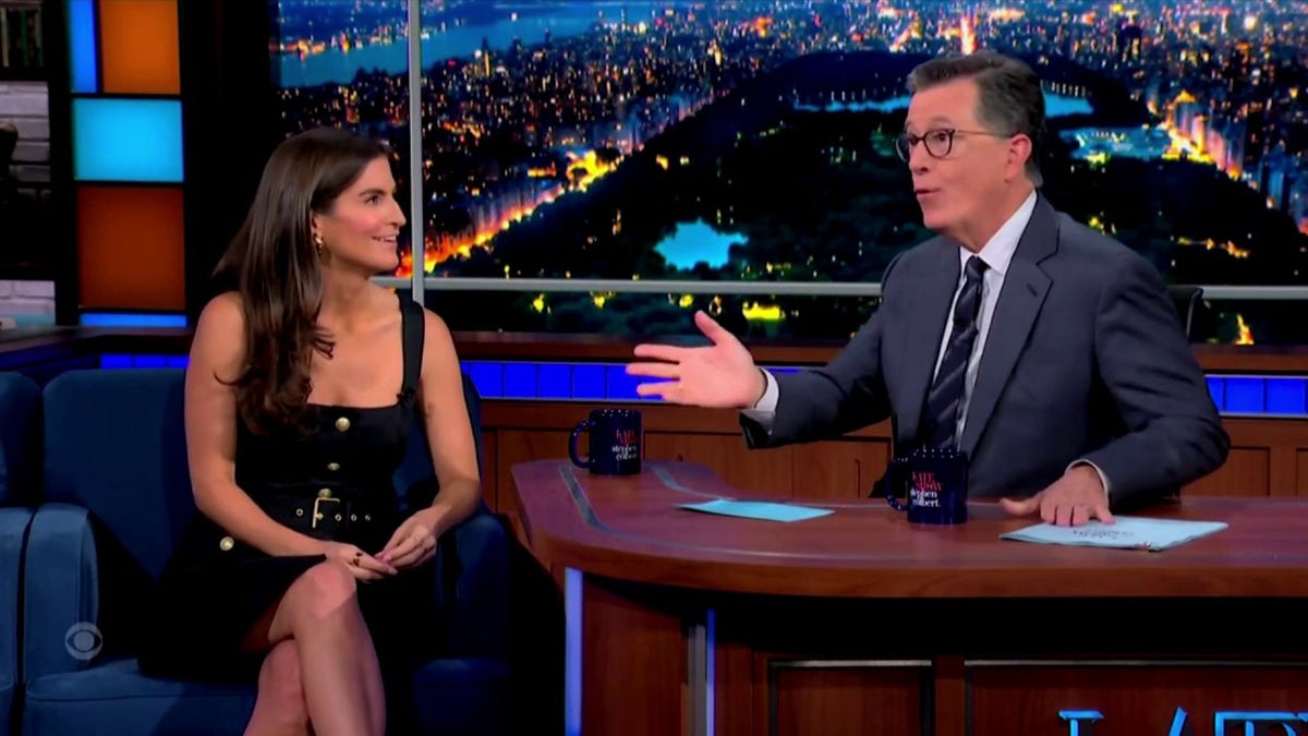 Kaitlan Collins en "The Late Show"