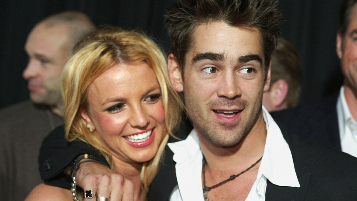 colin farrell dan britney spears di karpet merah