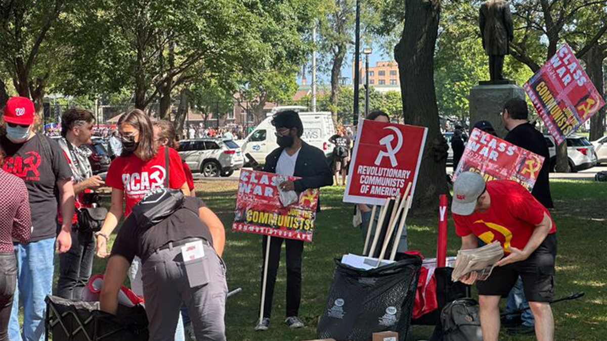 Manifestantes comunistas en Chicago