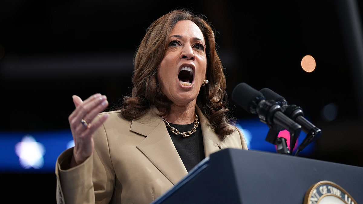 Harris speaks in Arizona