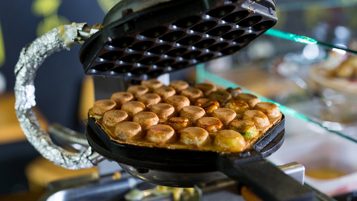 A bubble waffle iron.