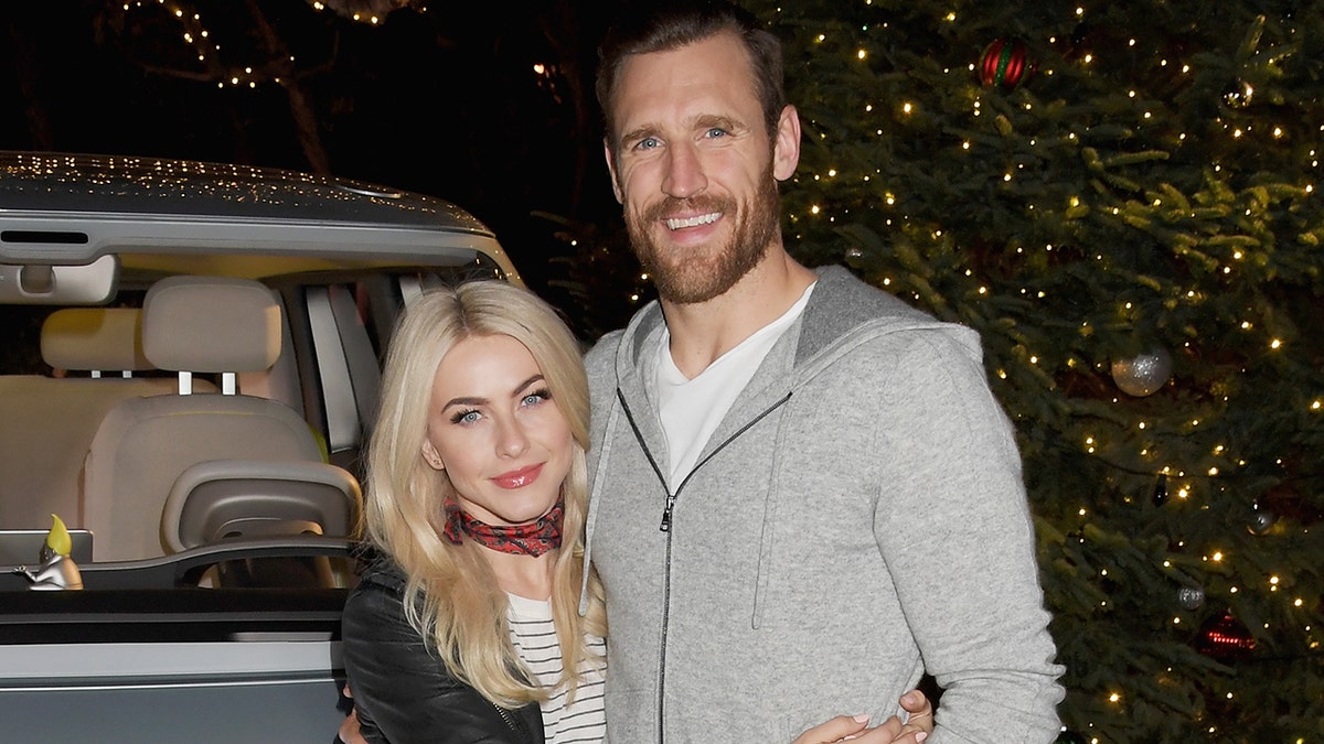 Julianne Hough and Brooks Laich at the Volkswagen Holiday Drive-In event in 2017.