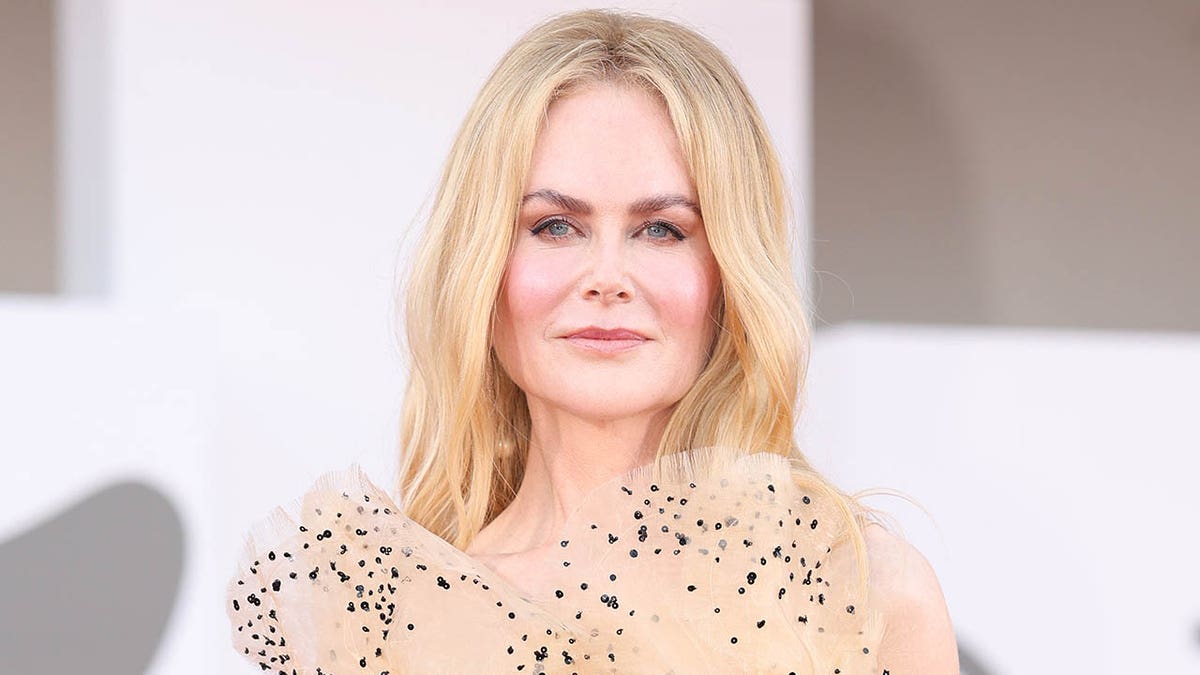 nicole kidman primer plano alfombra roja venecia