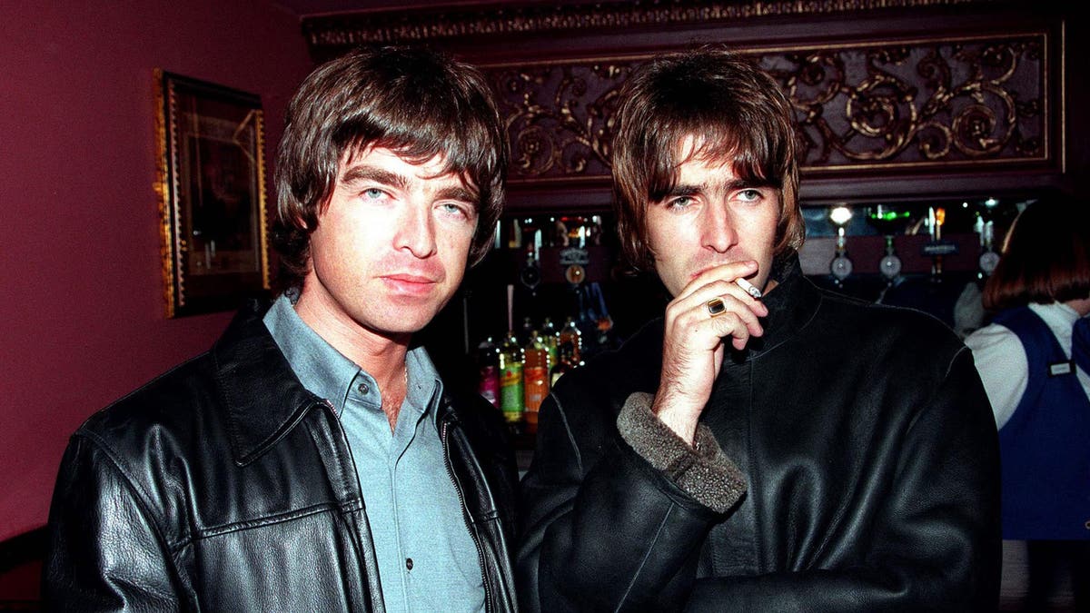 A photo of Noel and Liam Gallagher