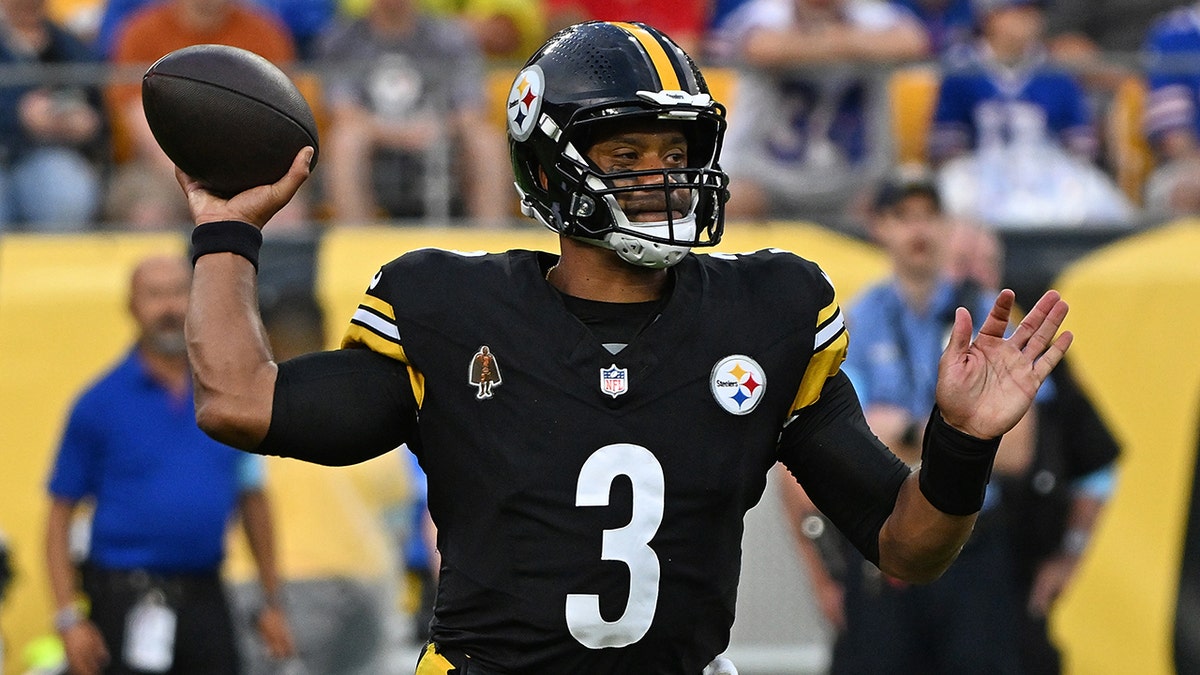 Russell Wilson con los Steelers