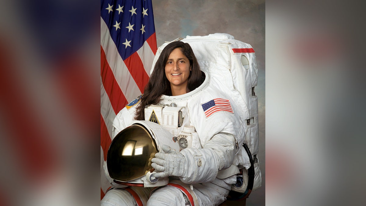 Potret resmi NASA Sunita Williams