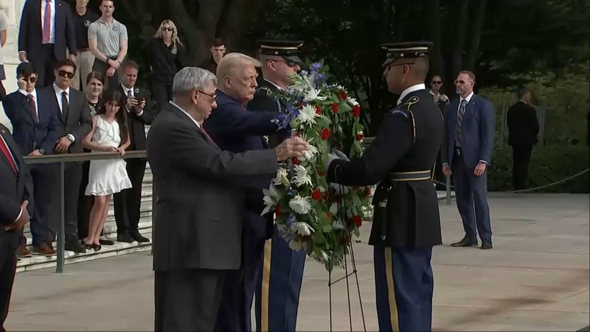 Trump wreath laying