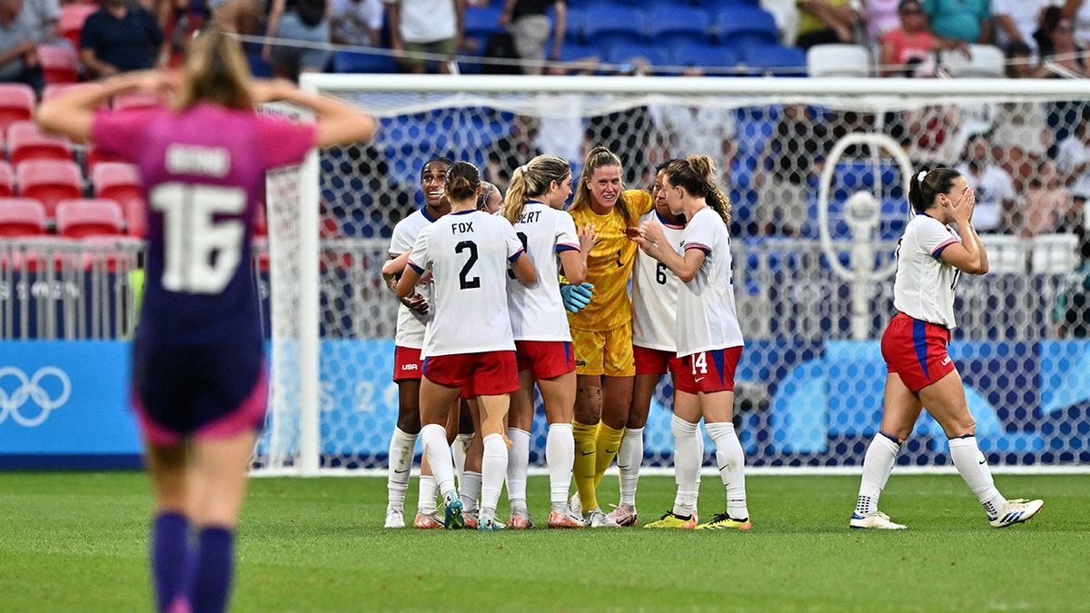 USA players celebrate