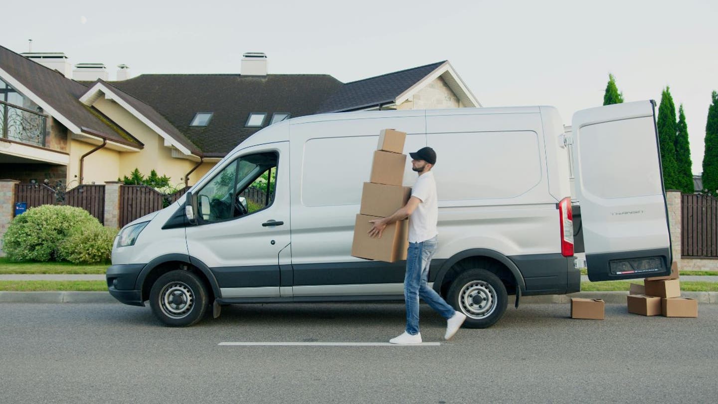 4 How to avoid becoming a moving scam victim