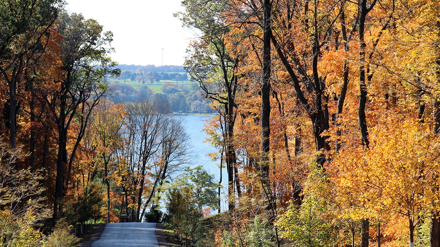 Get Ready for Fall Foliage: 5 Stunning U.S. Destinations and 6 Essential Accessories