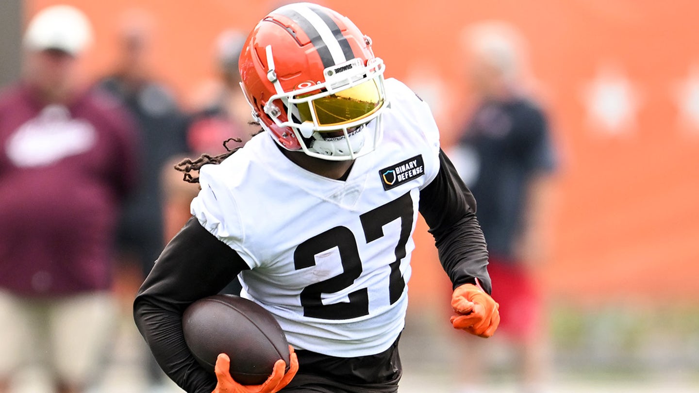 Cleveland Browns Running Back D'Onta Foreman Injured in Practice, Carted Off on Backboard