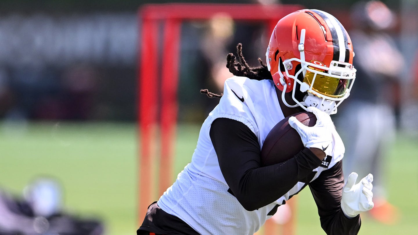 Cleveland Browns Running Back D'Onta Foreman Injured in Practice, Carted Off on Backboard