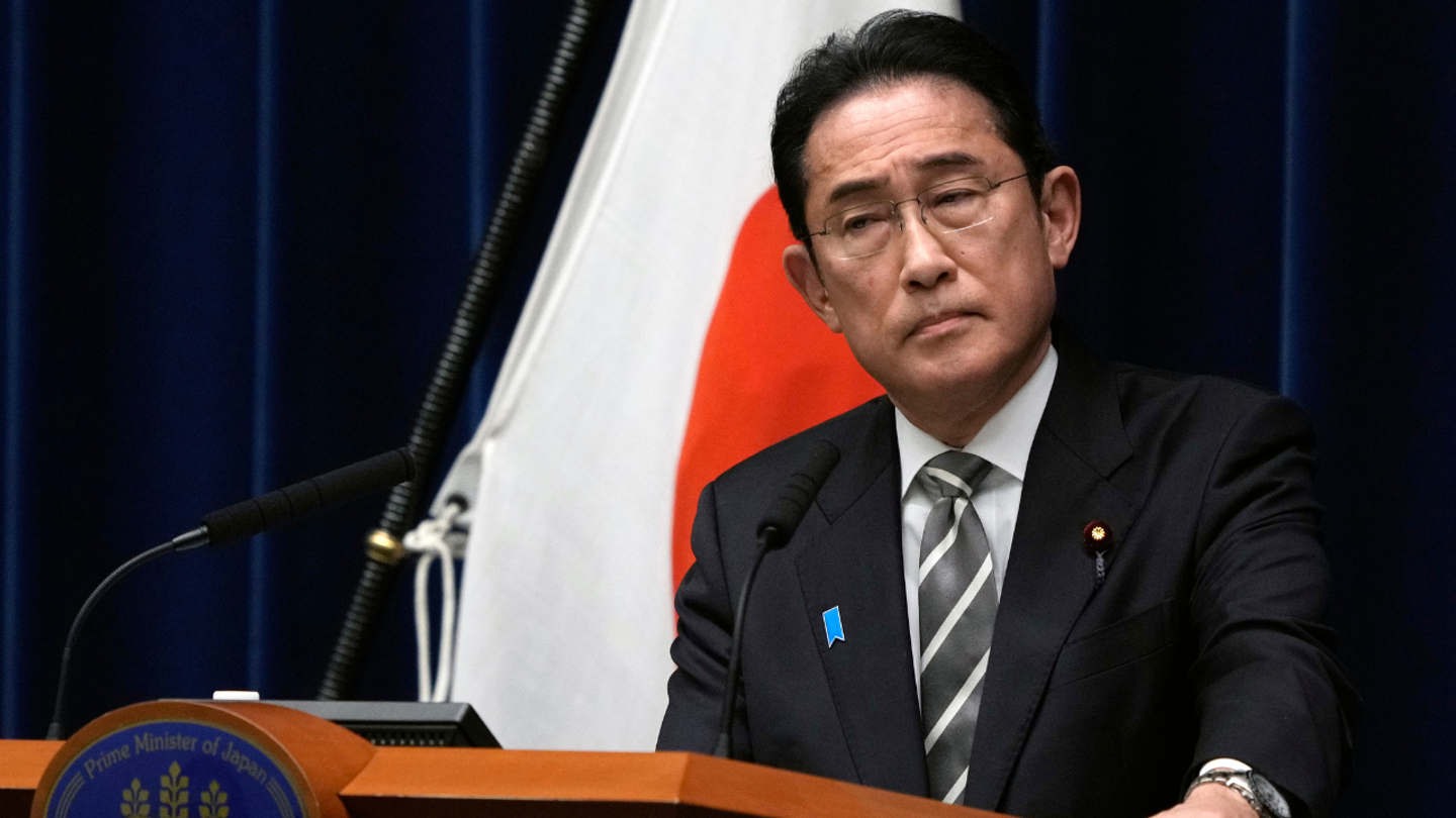 Japanese Prime Minister Fumio Kishida Announces Resignation, Paving Way for New Leadership