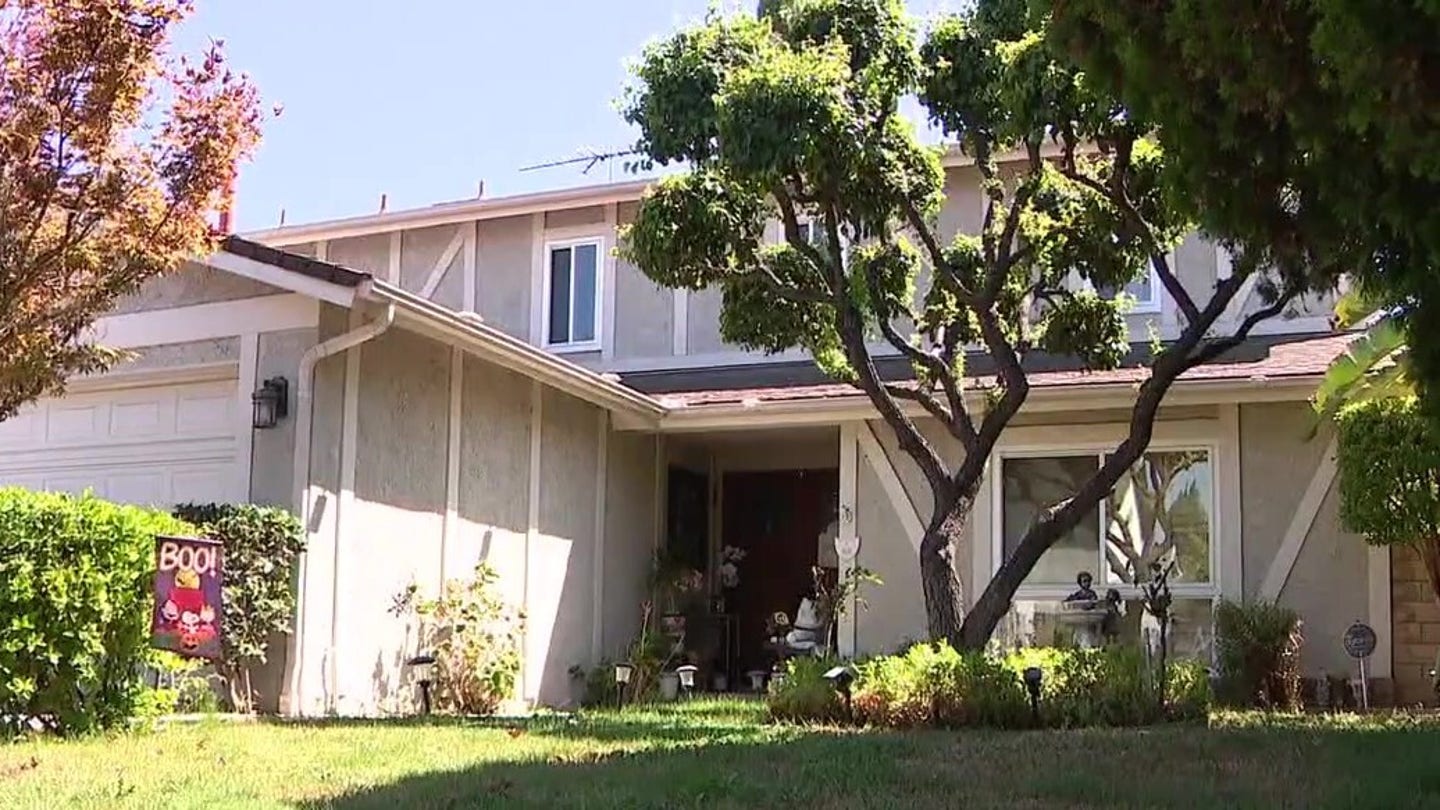 Los Angeles Homeowner Stabs Suspect in Mid-of-the-Night Break-In