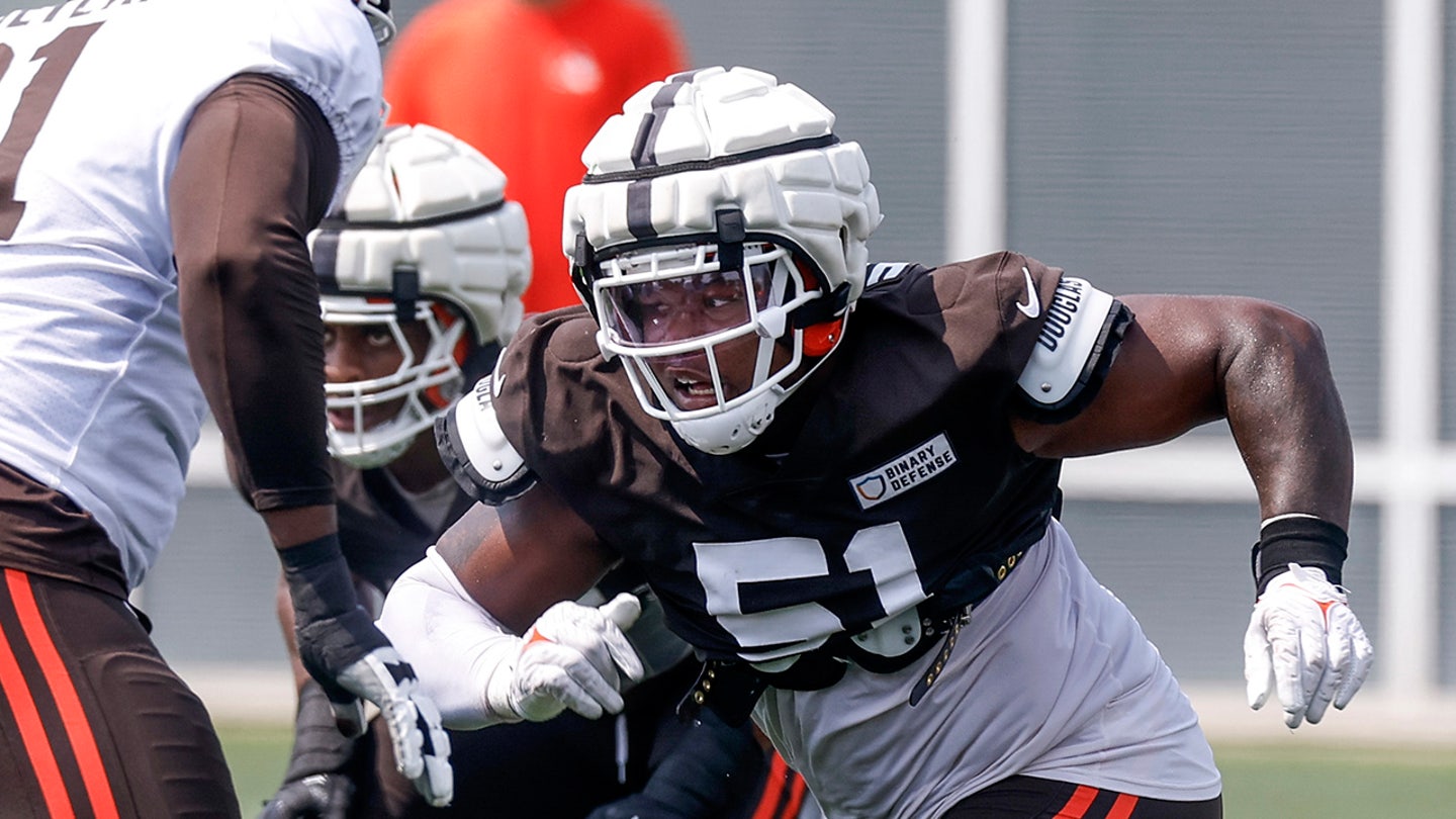 Browns DT Mike Hall Arrested on Domestic Violence Charge