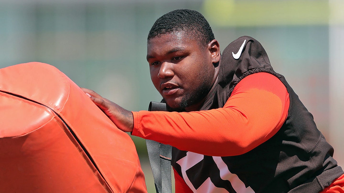 Browns DT Mike Hall Arrested on Domestic Violence Charge