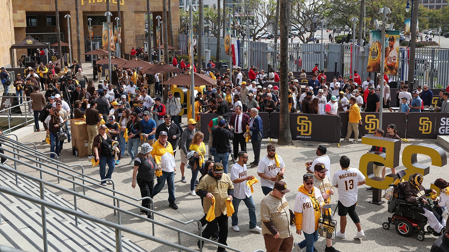 Padres fans 1