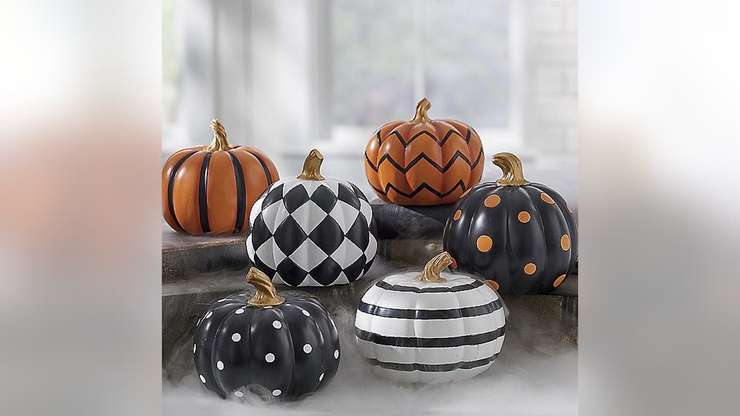 Spooky Halloween Accent Pieces to Create a Festive Atmosphere