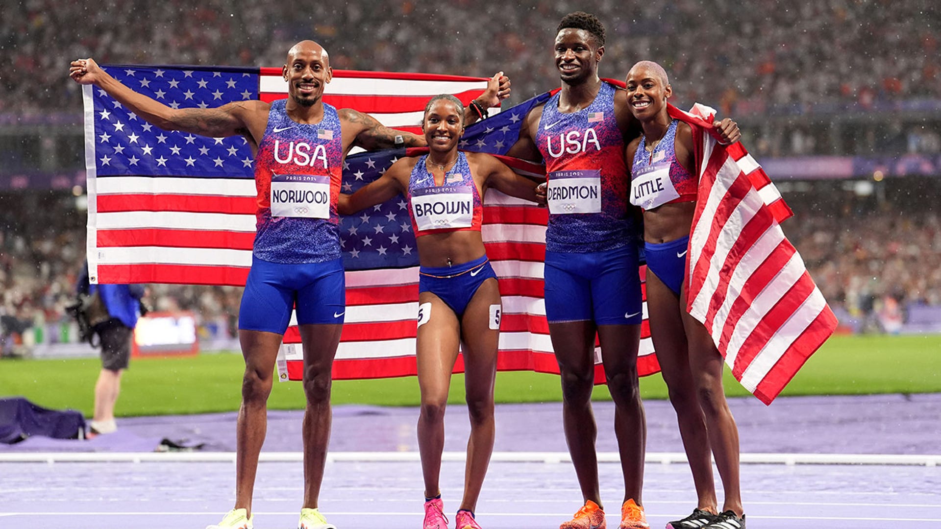 Vernon Norwood, Kaylyn Brown, Bryce Deadmon and Shamier Little pose