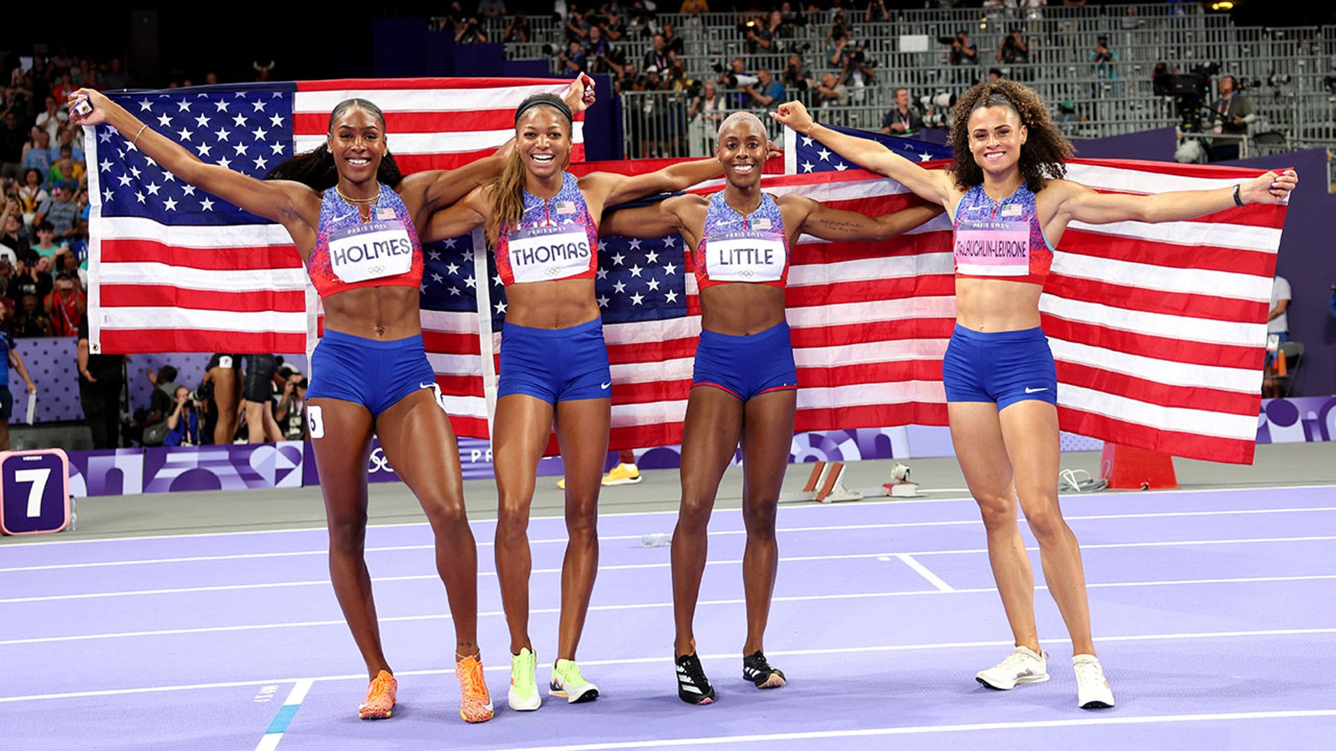 USA women's 4x400 relay team poses