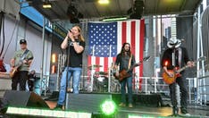 Rock star stops show to share faith message with audience: 'Jesus Christ loves you'