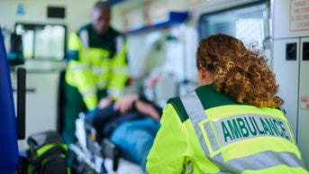 Doctors can stop severe bleeding ‘in seconds’ with newly approved trauma product - Fox News