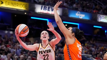 Caitlin Clark knocks down WNBA record, puts together historic stat line in Fever's win