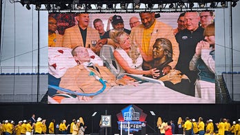 Chicago Bears Legend Steve McMichael Enshrined in Pro Football Hall of Fame from Hospital Bed