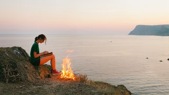 Cozy Up with a Good Book This Fall: 20 Perfect Reads for a Relaxing Getaway