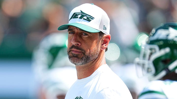Jets beat Texans 21-13 behind Aaron Rodgers’ 3 TDs | Breakfast Ball