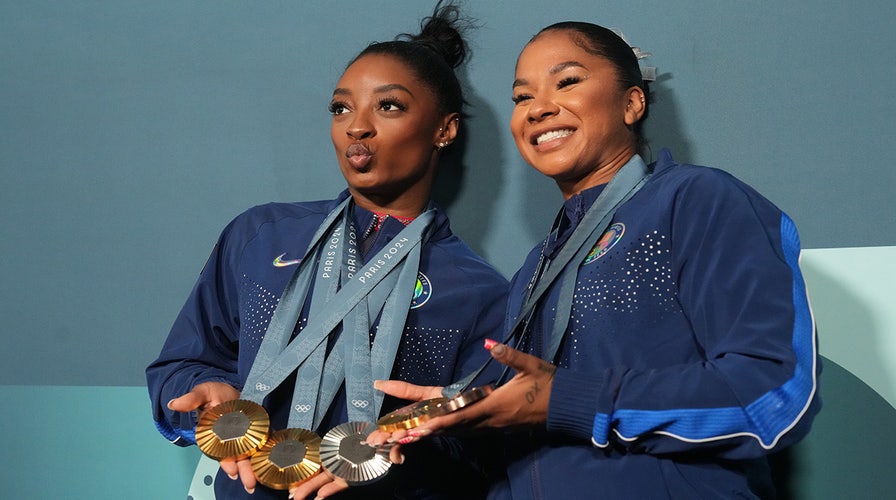 Simone Biles, Suni Lee back Jordan Chiles amid Paris Olympics bronze medal  controversy | Fox News