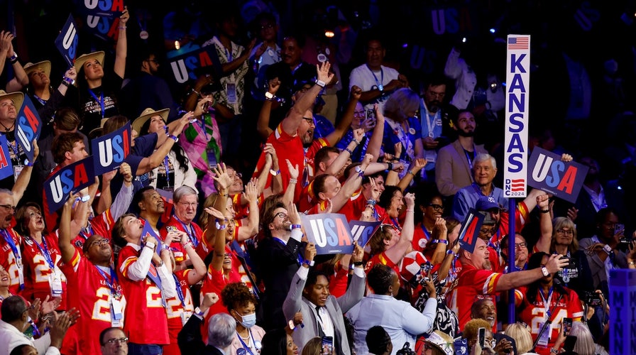 2024 Republican presidential candidate parachutes into the Democratic National Convention.