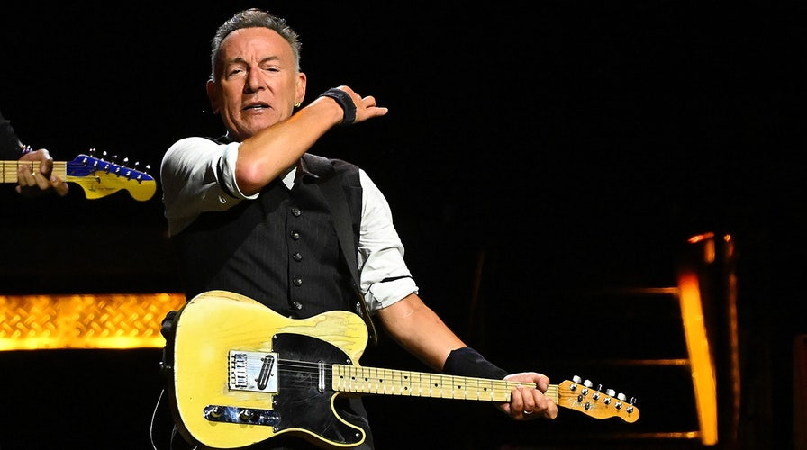 Bruce Springsteen signs fan's note to teacher to skip school the day after his concert