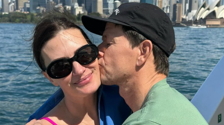 Mark Wahlberg dice que la "comunicación" y el "apoyo" son la clave del éxito matrimonial