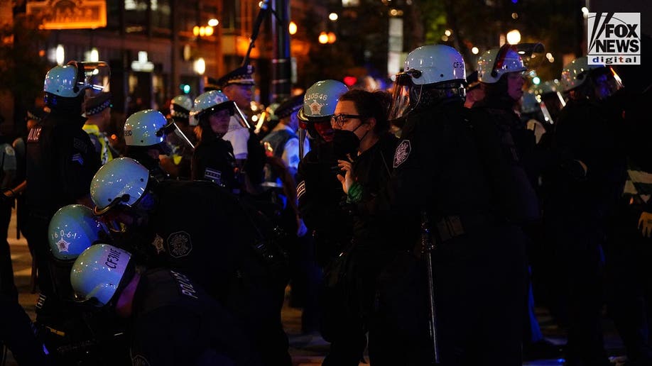 Police clash with pro-Hamas demonstrators in Chicago