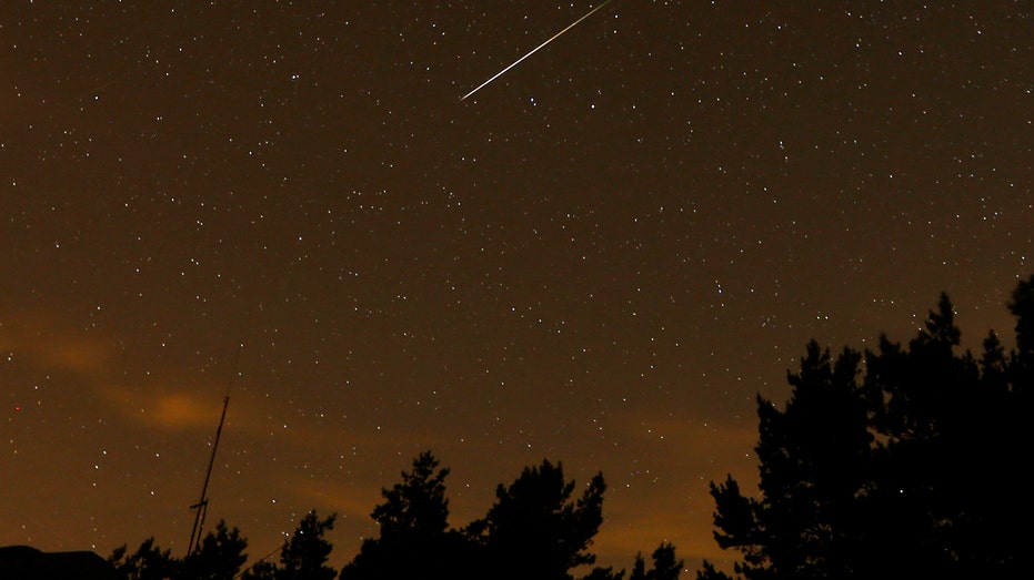 How to get the best view of the Perseids meteor shower thumbnail