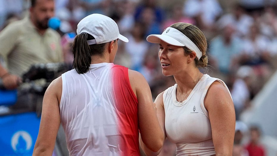 US tennis star Danielle Collins rips Poland's Iga Swiatek after Olympics match: 'I don’t need the fakeness'