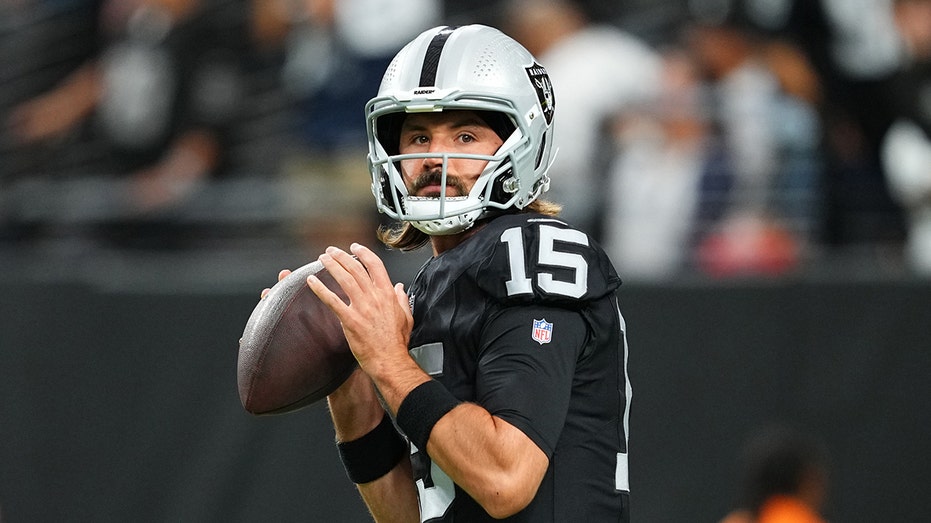 Raiders choose Gardner Minshew as starting quarterback to begin 2024 season