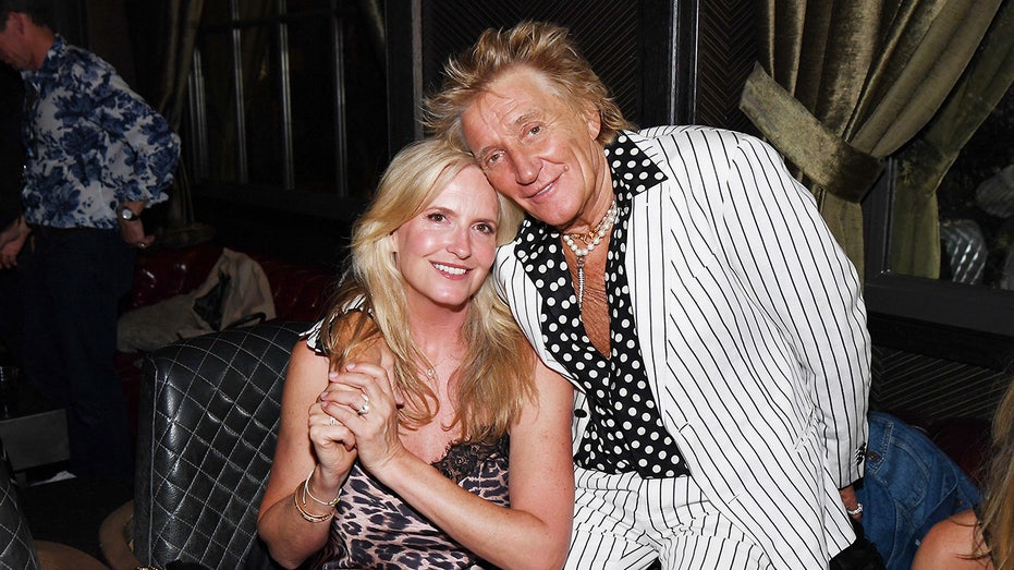 Rod Stewart addresses rumors of ‘disharmony’ in his marriage