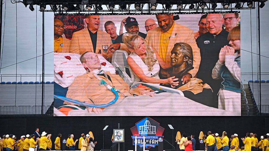NFL legend Steve McMichael in hospital bed as he's inducted into Hall of Fame in heartbreaking ceremony