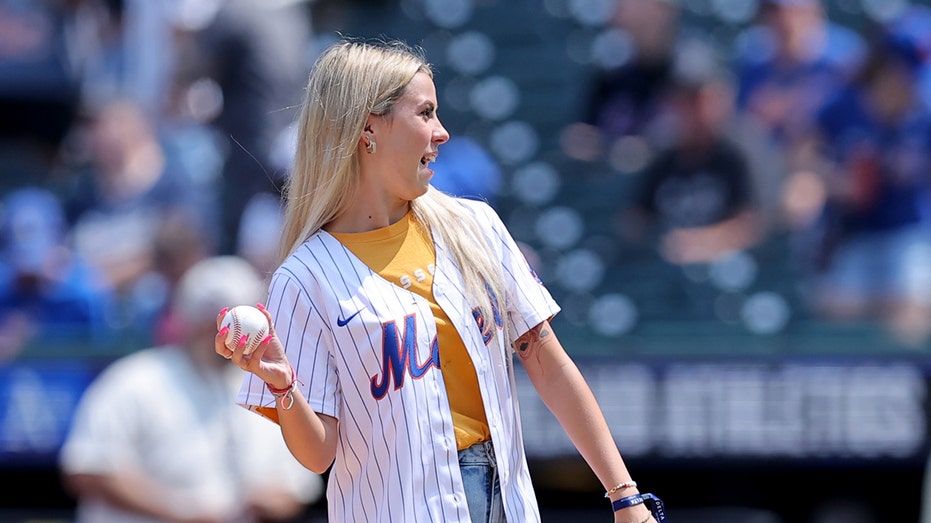 'Hawk Tuah Girl' draws angry reaction from fans for first pitch at Mets game: 'Awful decision'