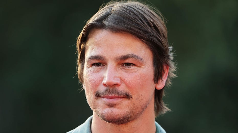 Josh Hartnett protecting daughters from Hollywood: 'I don't want that for my kids'