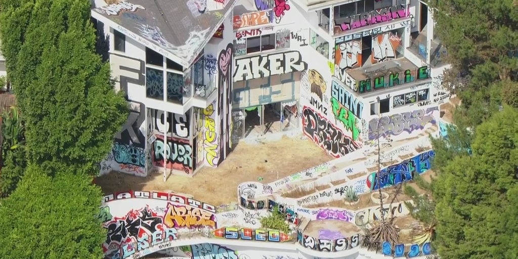 Squatters turn Hollywood Hills mansion into 'eyesore' with graffiti: video