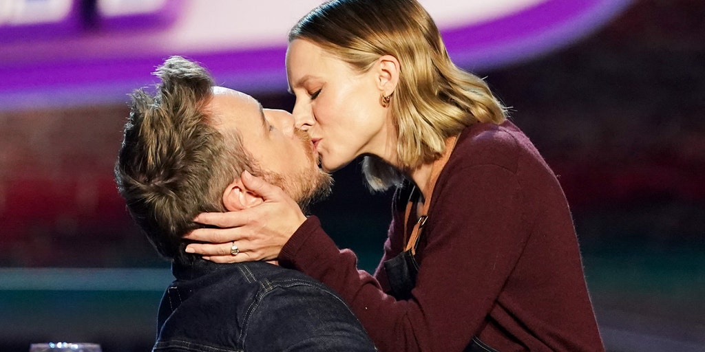 Dax Shepard and Kristen Bell got texts from friends over rumors they were 'Hollywood swingers'