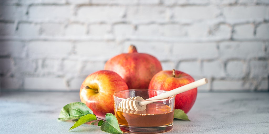 Apples and honey serve as key Rosh Hashanah symbols, says rabbi