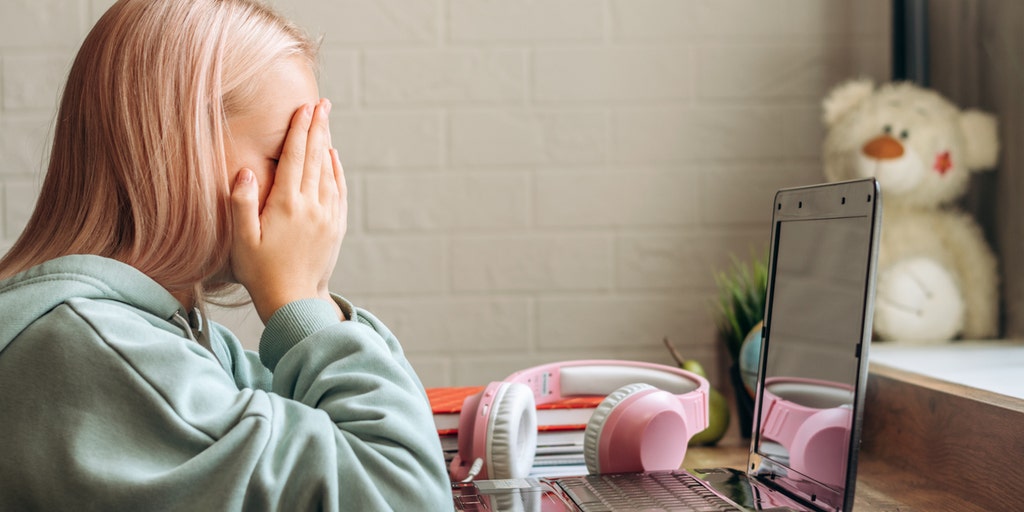 How to (kindly) ask people not to post your kids' photos on social media